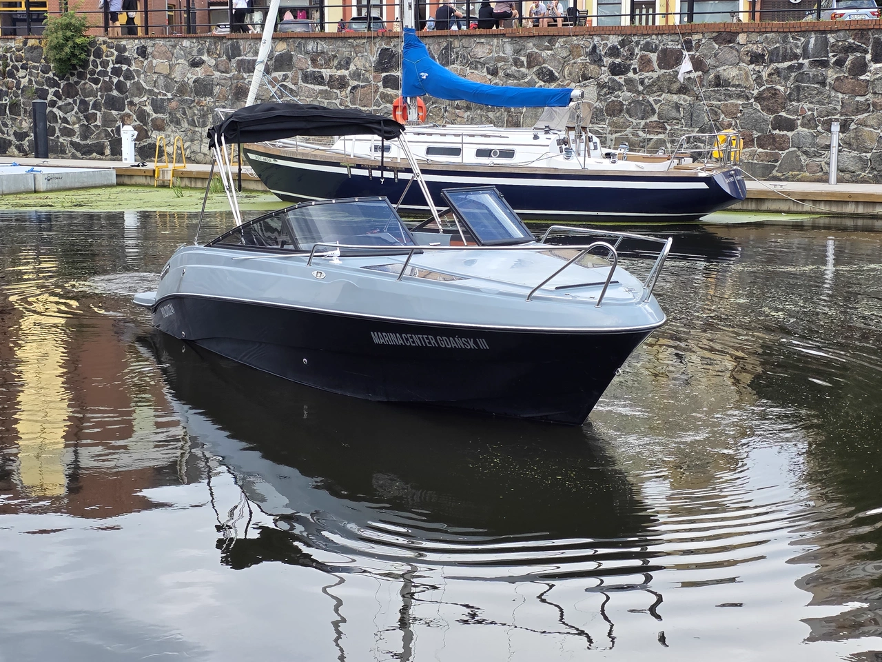 Bayliner VR6